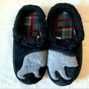 Black boy house slippers-size 2-3 (big boy)